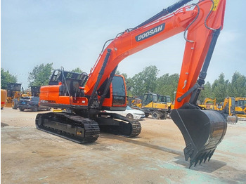 Pásové rýpadlo DOOSAN DX225