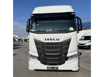 Ťahač IVECO S-WAY