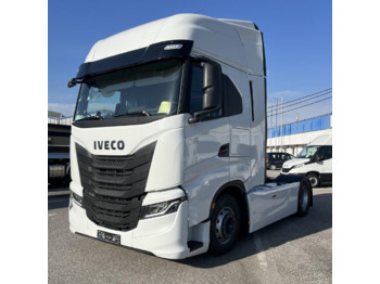 Ťahač IVECO S-WAY