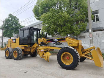 Zrovnávač CATERPILLAR 140K