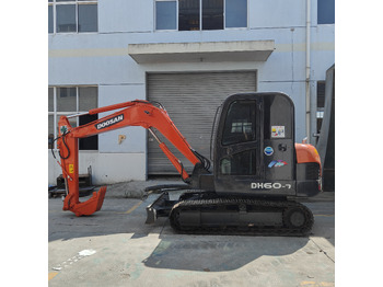 Mini rýpadlo Doosan DH60: obrázok 5