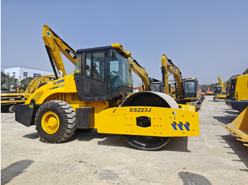 Kompaktor XCMG XS223J