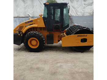 Kompaktor XCMG XS223J