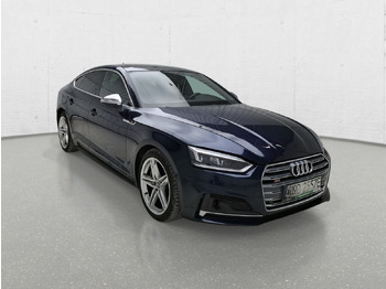 Automobil AUDI