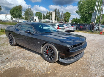 Automobil DODGE