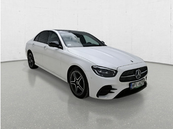 Sedan MERCEDES-BENZ