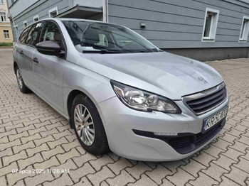 Automobil PEUGEOT