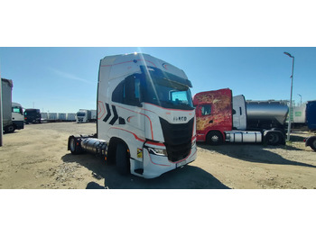 Ťahač IVECO