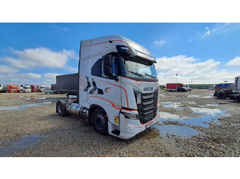 Ťahač IVECO