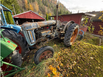 Traktor FORDSON