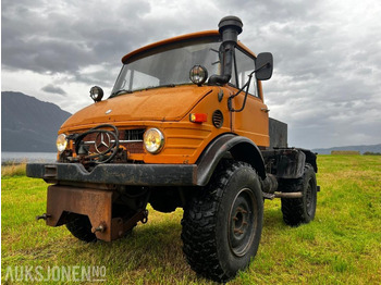 Nákladné auto UNIMOG