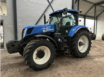 Traktor NEW HOLLAND T7.250