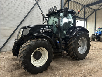Traktor NEW HOLLAND T7