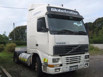Ťahač VOLVO FH12