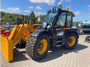 Teleskopický nakladač JCB