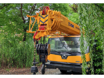 Autožeriav XCMG QY25KC