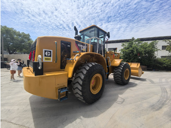 Kolesový nakladač CATERPILLAR 966H