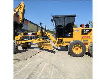 Zrovnávač CATERPILLAR 140H