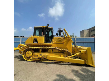 Buldozér KOMATSU D65