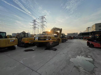 Pásové rýpadlo CATERPILLAR 320B