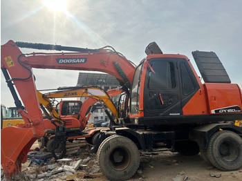 Kolesové rýpadlo DOOSAN