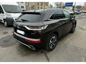 Automobil