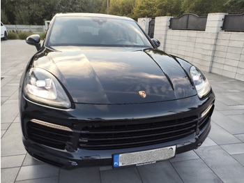 Automobil PORSCHE