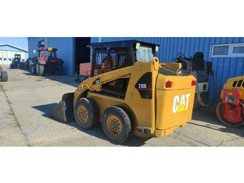 Šmykom riadený nakladač CAT 216: obrázok 3