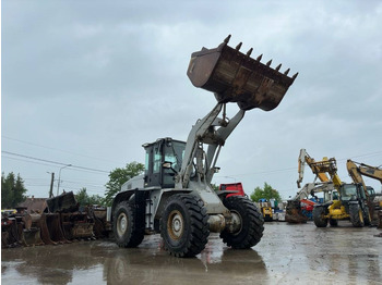 Kolesový nakladač CATERPILLAR 936