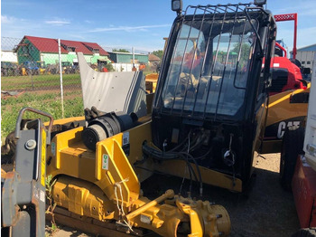 Teleskopický nakladač CATERPILLAR TH