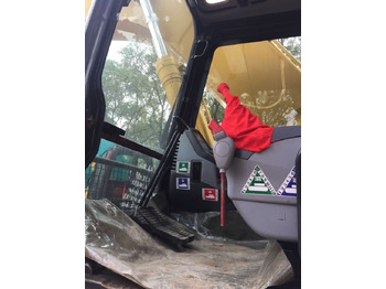 Pásové rýpadlo KOMATSU PC300-7