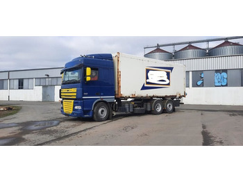 Skříňový nákladní auto DAF XF 105 460