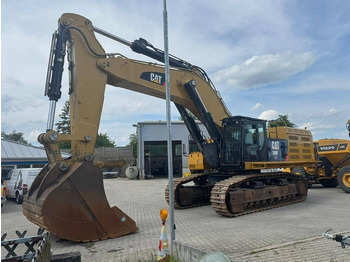 Pásové rýpadlo CATERPILLAR 390