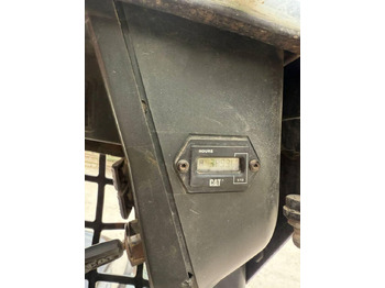 Šmykom riadený nakladač CAT 216: obrázok 4 Šmykom riadený nakladač CAT 216: obrázok 4