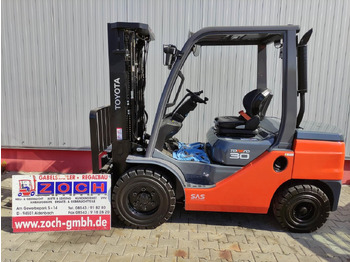 Dieselový vysokozdvižný vozík TOYOTA FDF 30