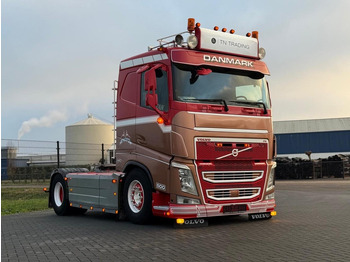 Ťahač VOLVO FH13 500