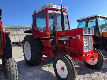Traktor INTERNATIONAL