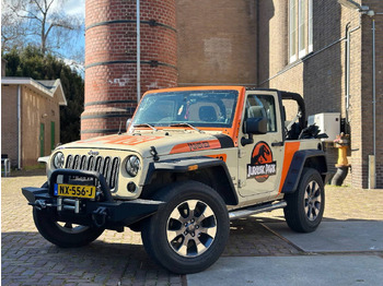 Automobil JEEP