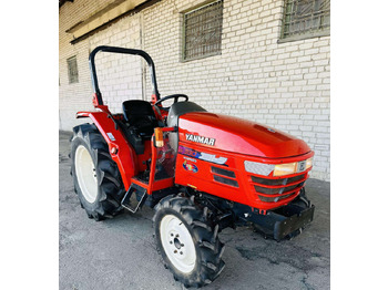 Traktor YANMAR