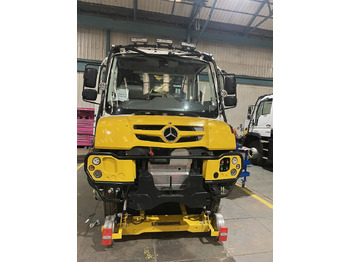 Auto s hydraulickou rukou UNIMOG: obrázok 2