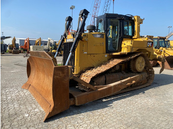 Buldozér CATERPILLAR D6T
