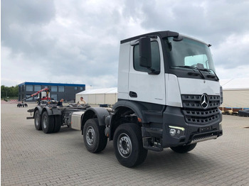 Podvozek s kabinou MERCEDES-BENZ Arocs 4451