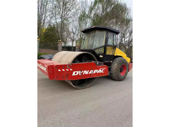 Cestný valec DYNAPAC