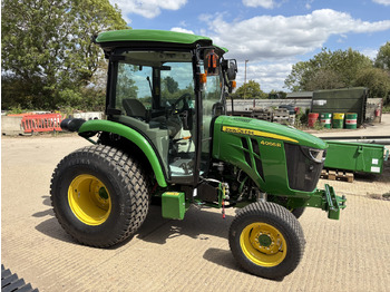 Kompaktný traktor JOHN DEERE