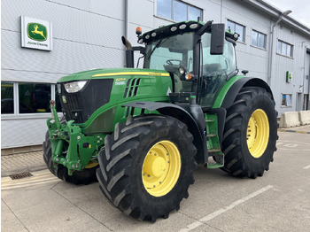 Traktor JOHN DEERE 6215R