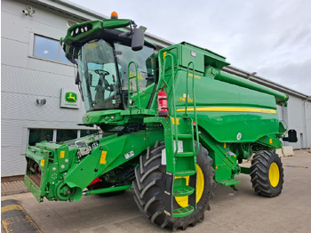 Obilný kombajn JOHN DEERE T670
