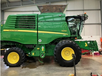 Obilný kombajn JOHN DEERE T670