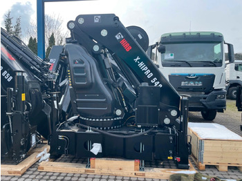 Auto s hydraulickou rukou