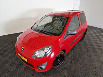 Automobil RENAULT