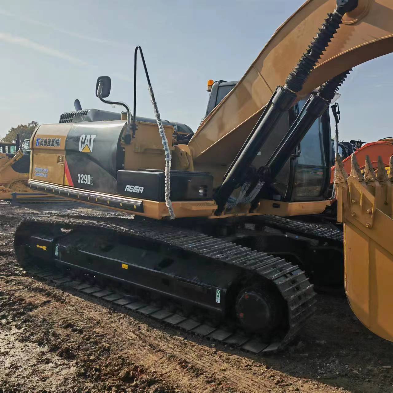 Pásové rýpadlo CATERPILLAR 329D2: obrázok 4